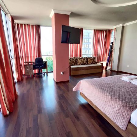 Micromegas Apartments Chernivtsi Exterior foto